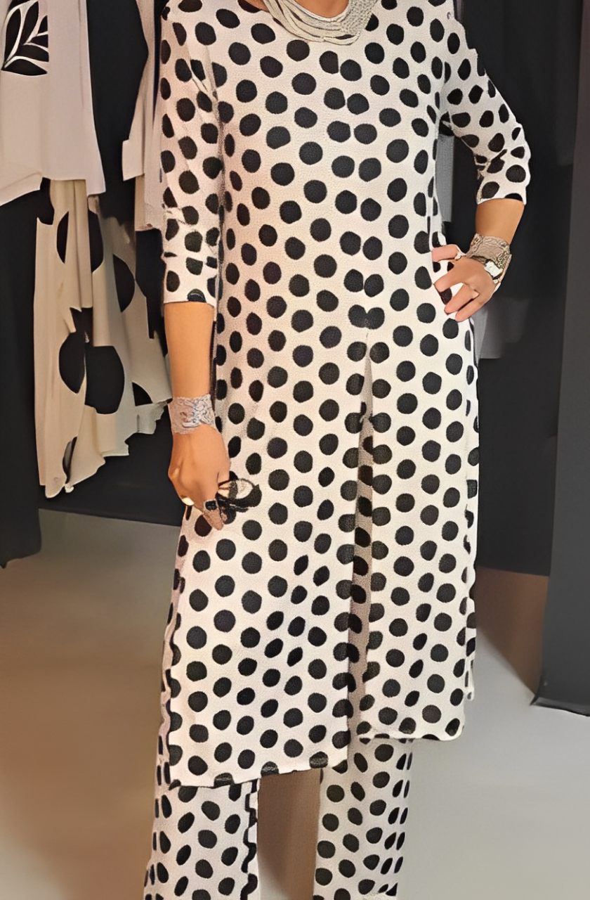 LILIANA | Conjunto de dos piezas con estampado de lunares para una elegancia desenfadada y looks veraniegos versátiles