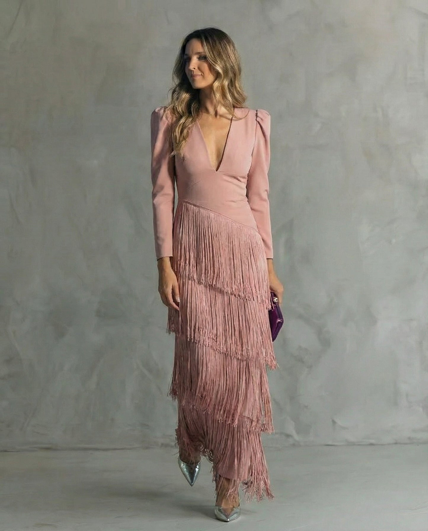 Triana · Vestido elegante con mangas de flecos