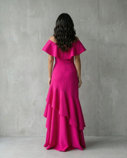 Abril · Vestido elegante con volantes y escote en V
