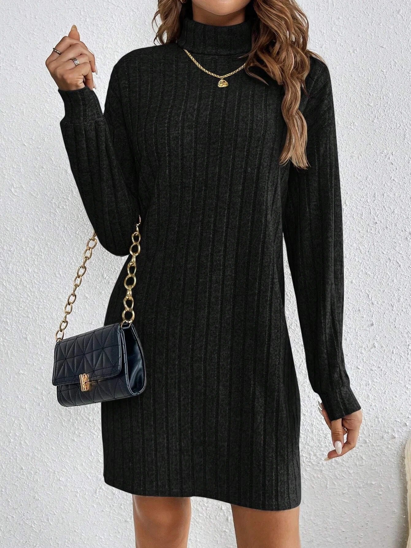Noemí - Vestido suéter corto de punto canalé con cuello alto