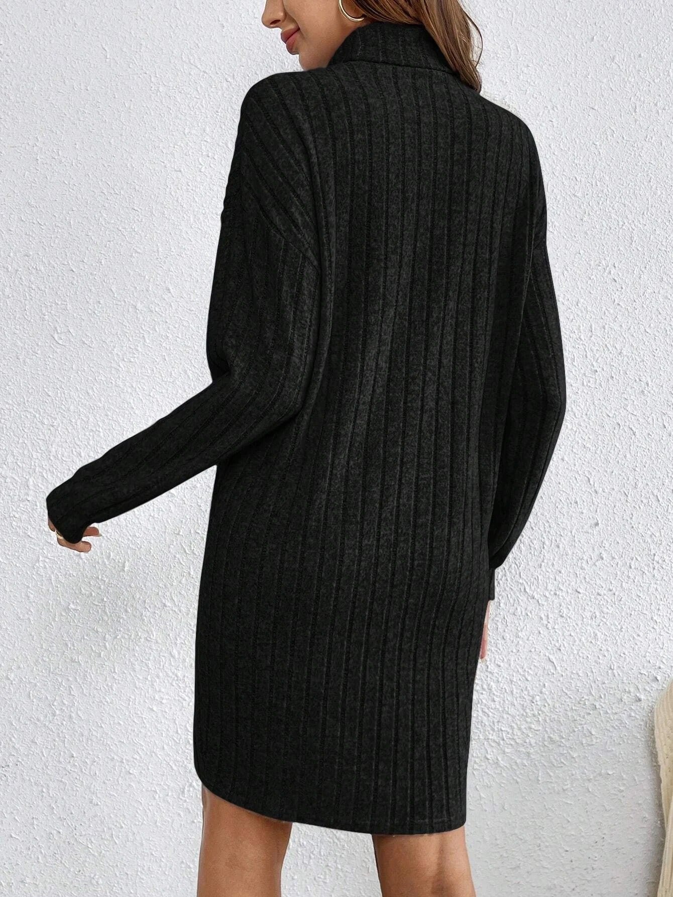 Noemí - Vestido suéter corto de punto canalé con cuello alto
