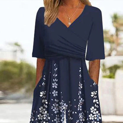 Mono azul marino con mangas cortas y bolsillos laterales